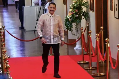 Senators donned their best as they strutted the red carpet before the opening of the third regular session of the Senate on Monday morning.