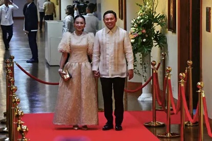 Senators donned their best as they strutted the red carpet before the opening of the third regular session of the Senate on Monday morning.