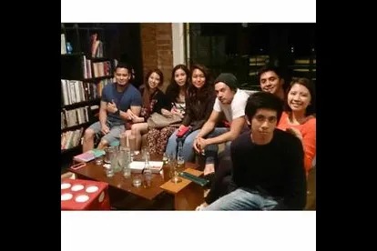 Paulo Avelino with his simple and happy family