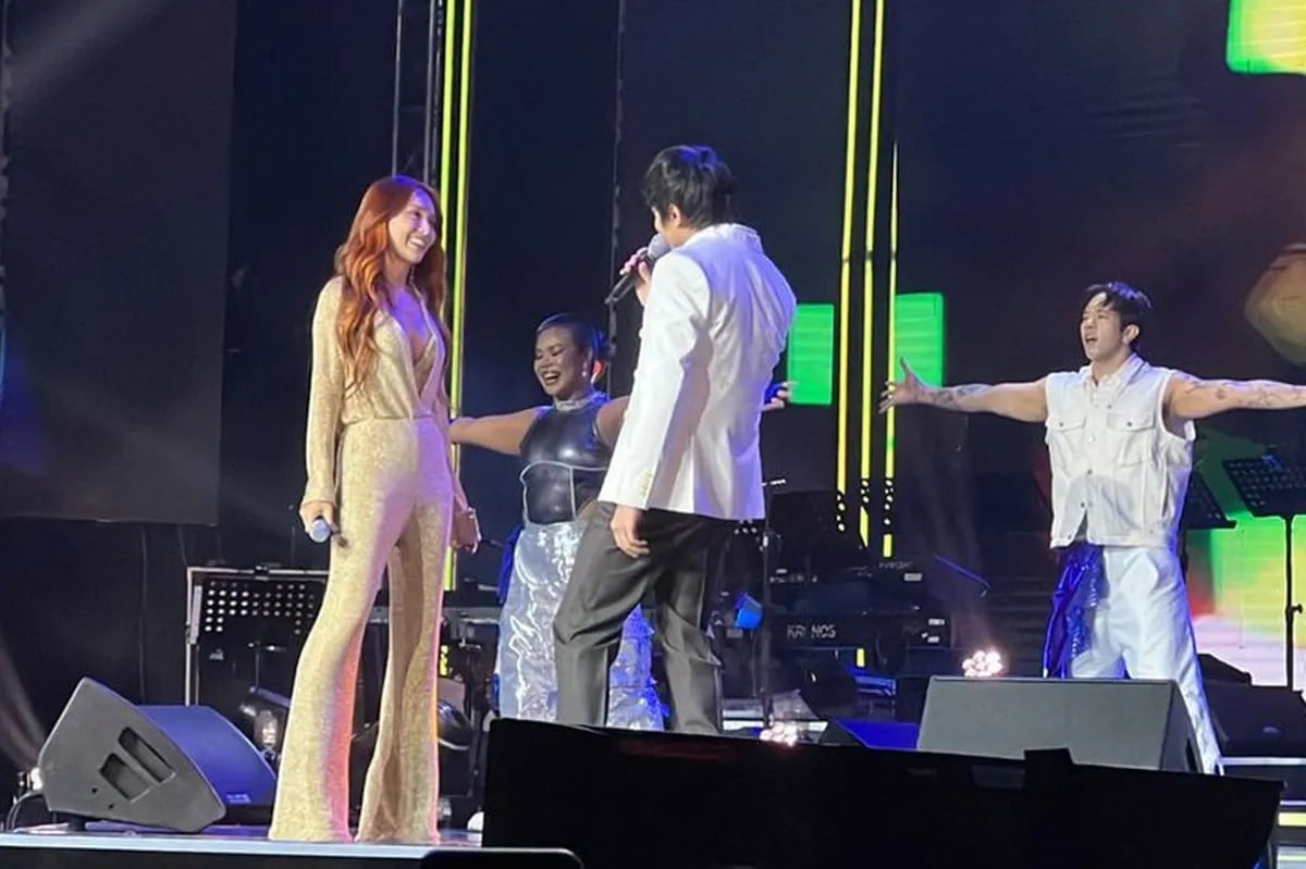 Kathryn Bernardo, Daniel Padilla share stage after breakup | ABS-CBN  Entertainment