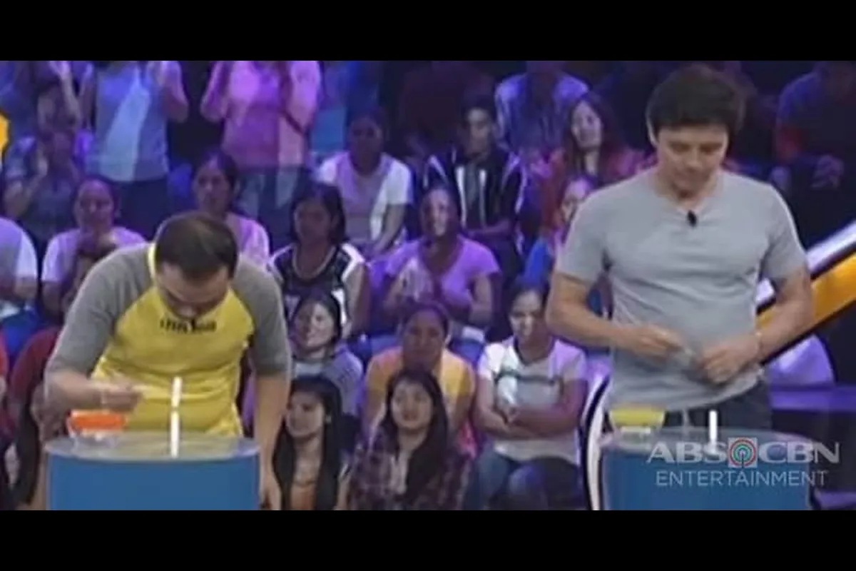 Minute To Win It: Players, nagpagalingan sa paggamit ng chopsticks sa ...