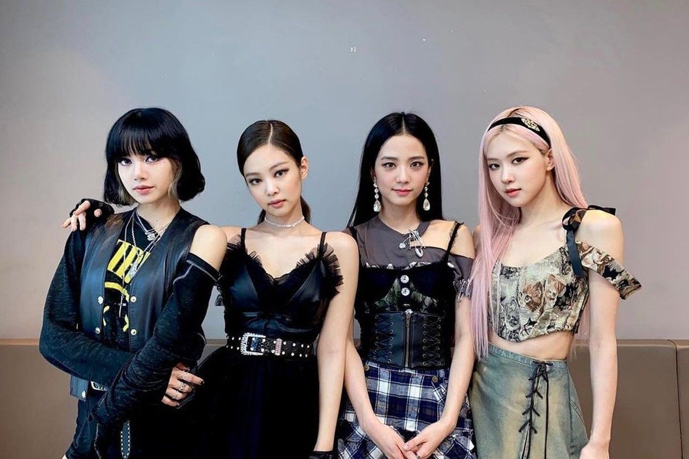 K-POP/アジア BLACKPINK BLACKPINK in April to become first Asian act to headline