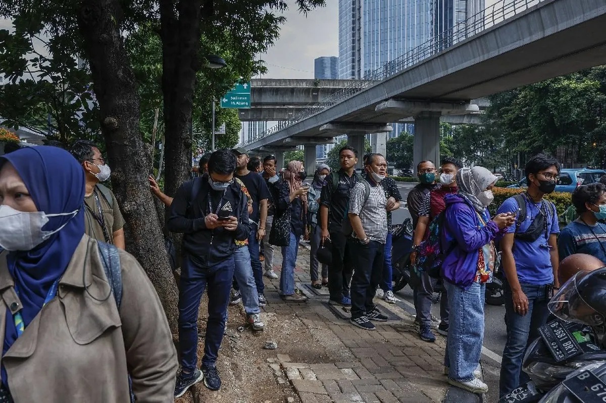 5 8 Magnitude Earthquake Jolts Indonesia S Java Abs Cbn