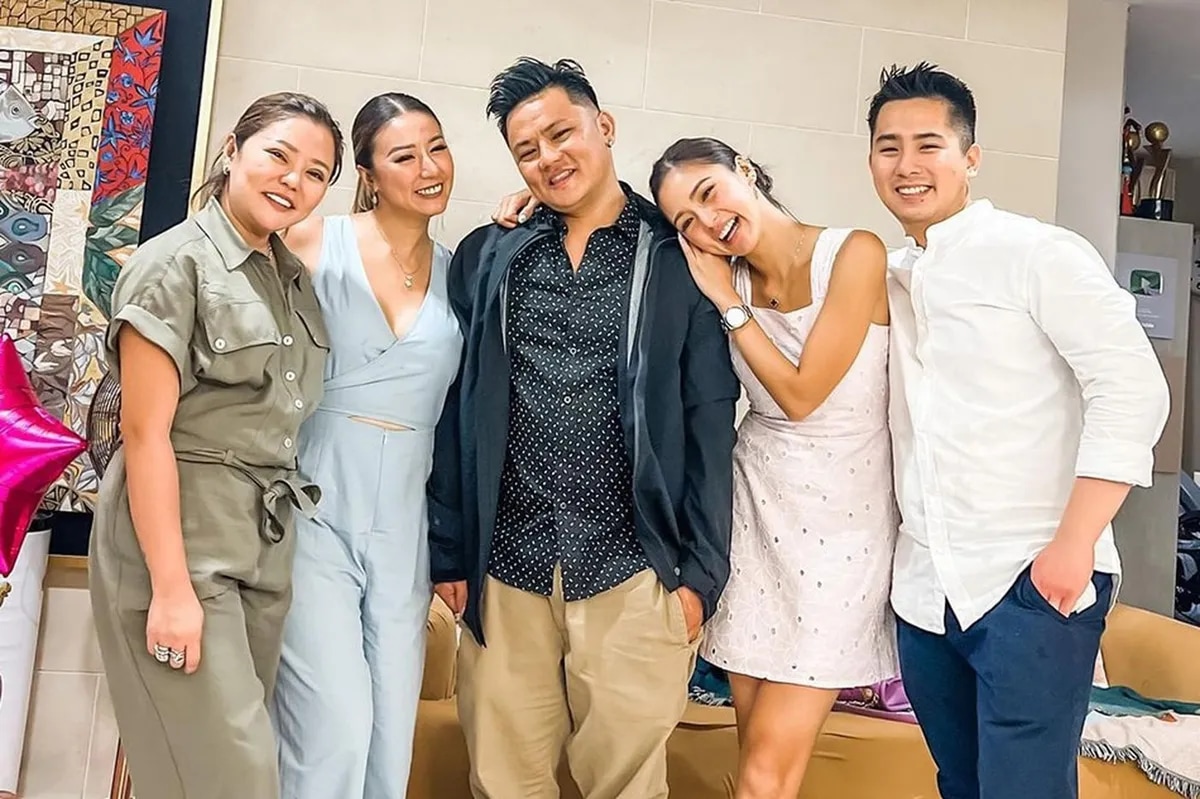 What a life it has been': After 9 years, Kim Chiu reunites with all 4  siblings | ABS-CBN Entertainment
