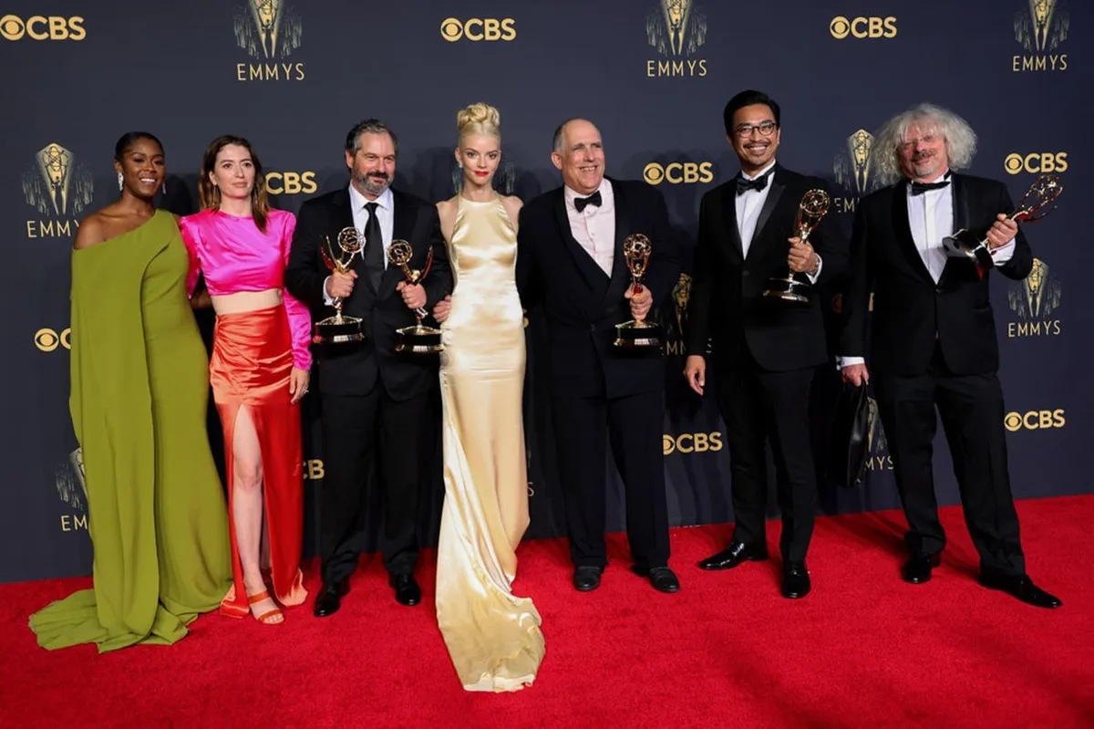 'The Queen's Gambit' wins Emmy award for Outstanding Limited Series(01)