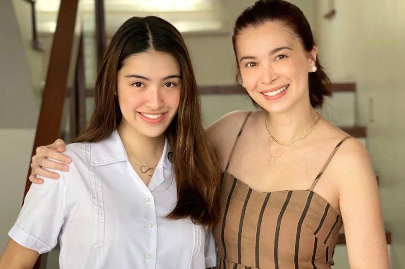 Sunshine Cruz thanks daughter Sam for prioritizing studies, graduating  junior high | ABS-CBN Entertainment