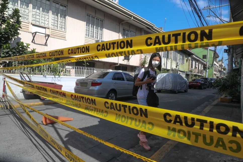 Manila barangay prepares for lockdown after spike in COVID-19 infection