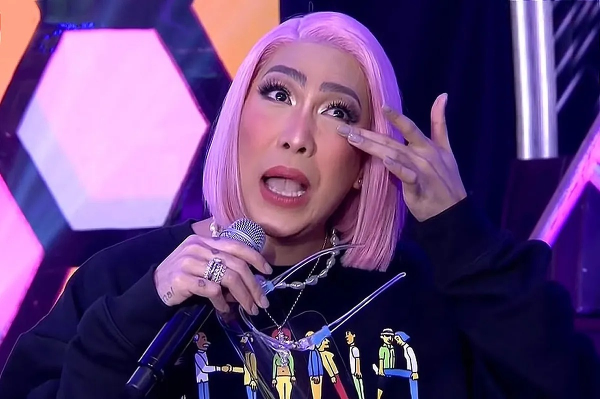 'Nakakatakot': Vice Ganda tears up on discussion about 'faded love' |  ABS-CBN Entertainment