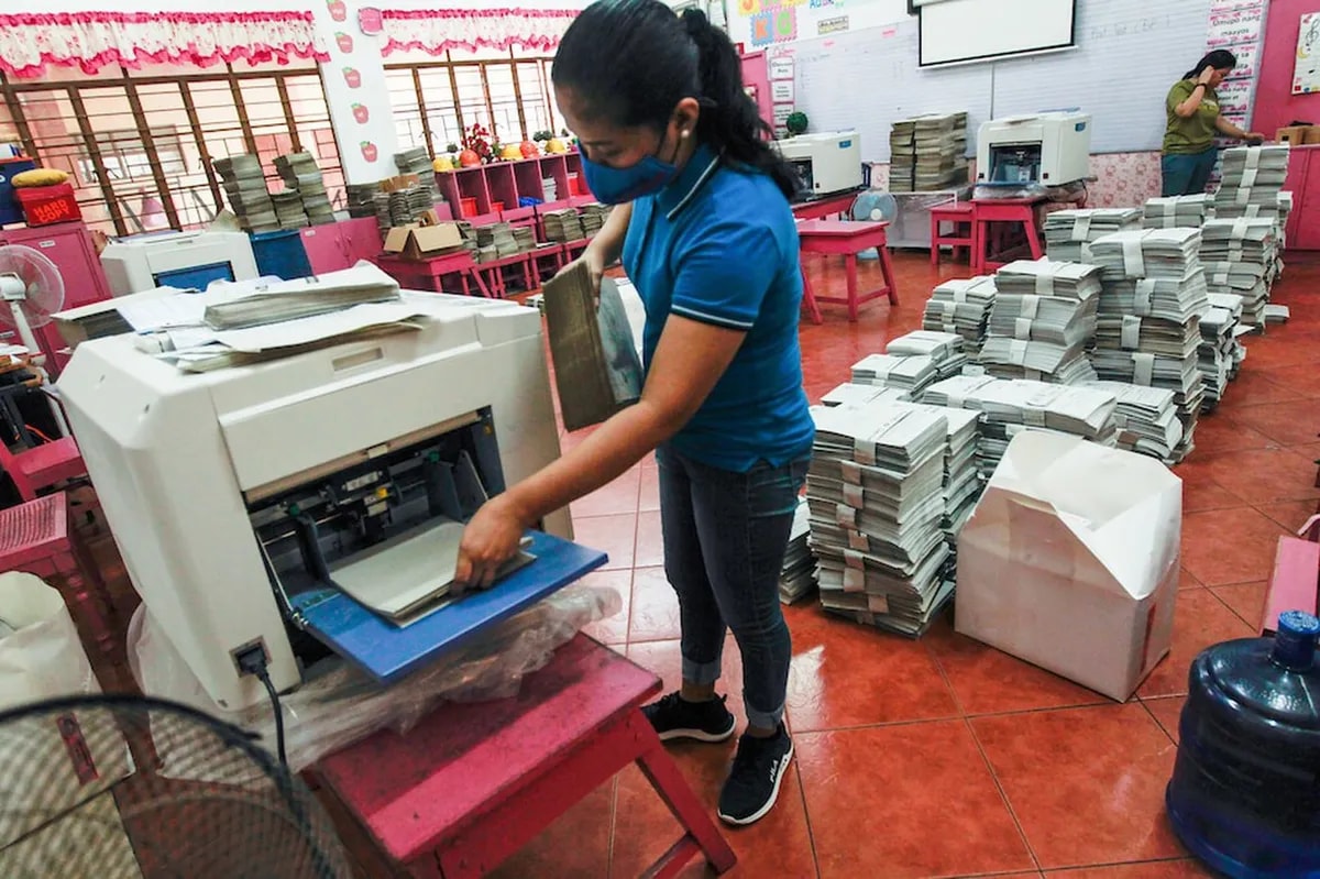 DepEd to discourage use of printed modules for students with gadgets ...