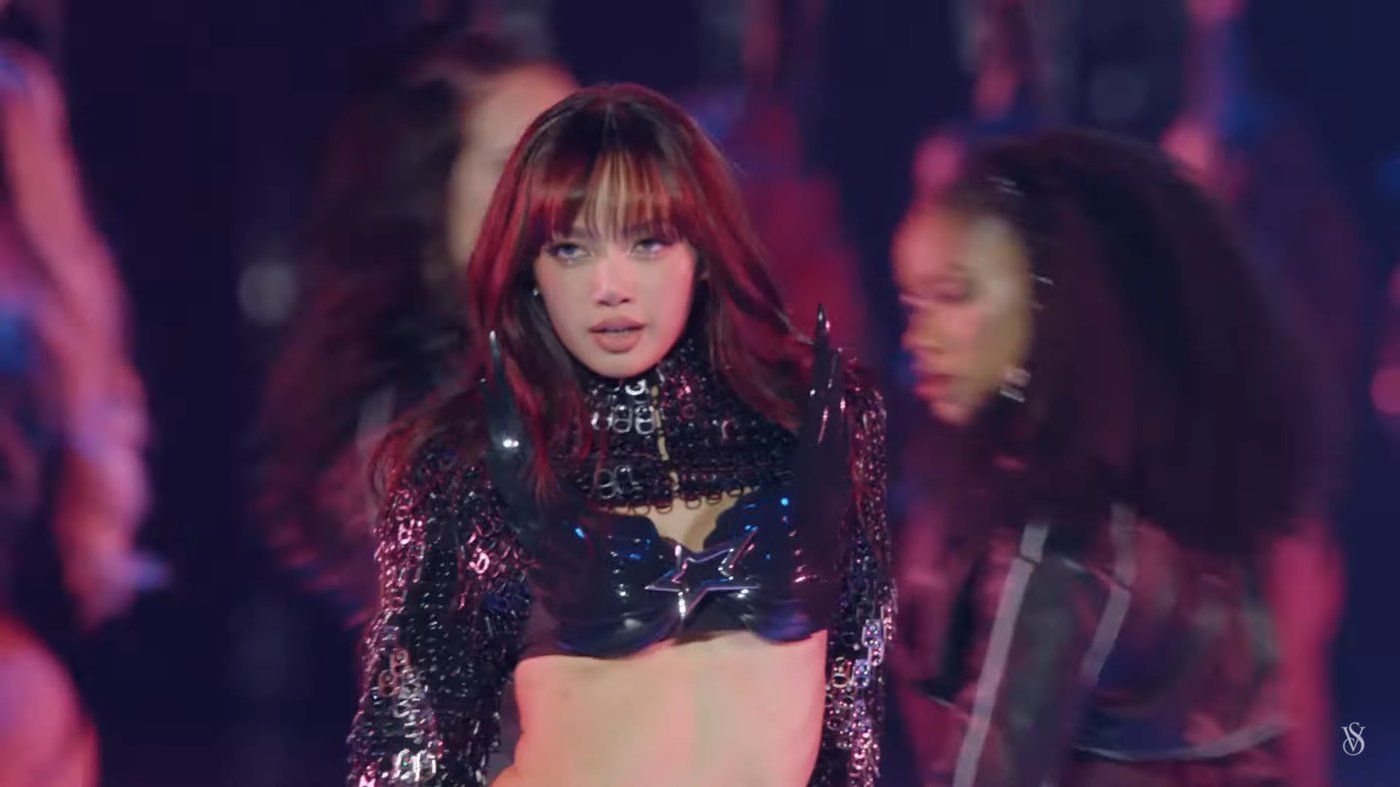 Blackpinks Lisa performs at 2024 Victorias Secret Fashion Show​ | ABS-CBN  Entertainment