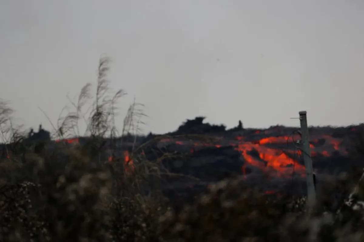 Volcanic lava flow spurs more evacuations on Hawaii's Big Island | ABS-CBN