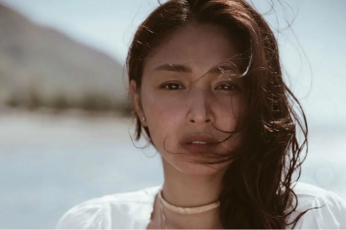 LOOK: Nadine Lustre turns up the heat in Zambales | ABS-CBN Entertainment