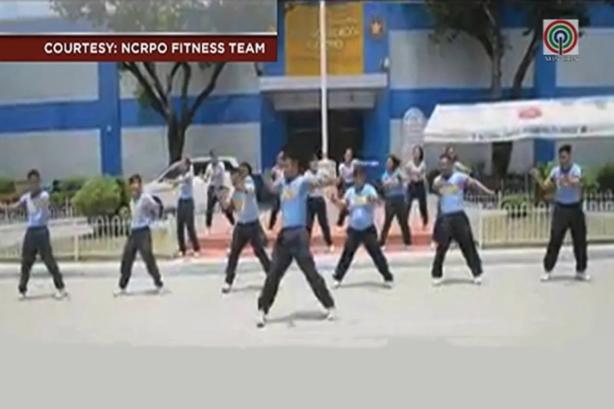 VIRAL: Mga pulis, todo-hataw sa pagsayaw | ABS-CBN