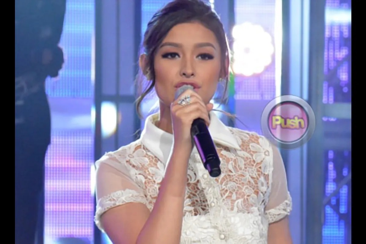 Boy Abunda praises Liza Soberano on how she handled wardrobe