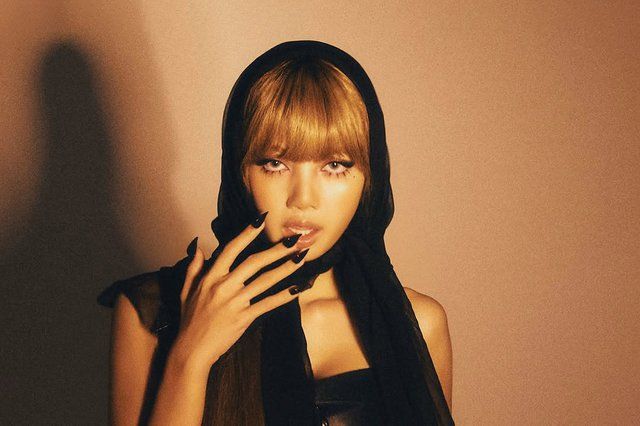 Lisa of BLACKPINK becomes first K-Pop artist to perform at the