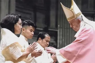 ‘Ang Pope na pang-masa': Filipinos in Rome mourn Pope Francis