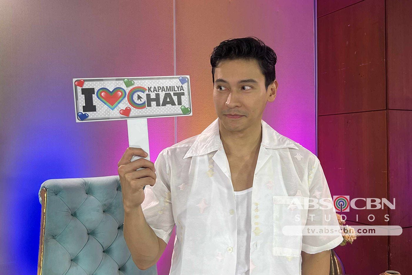 Traveling on a budget? Stressing over your OOTDs? Enchong Dee has tips for you!