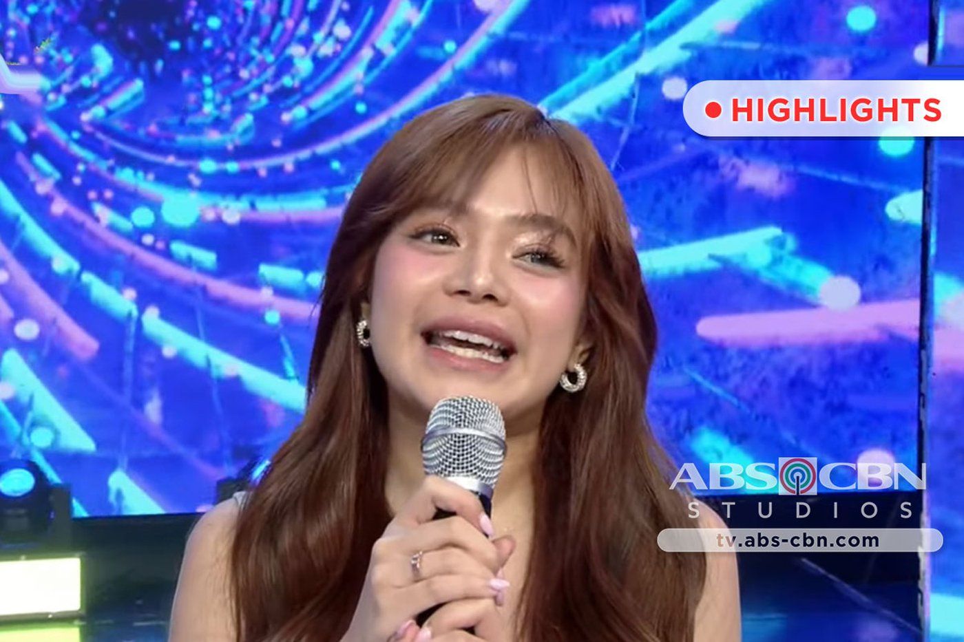 “Little Anne Curtis” Bianca joins It’s Showtime as a guest host!