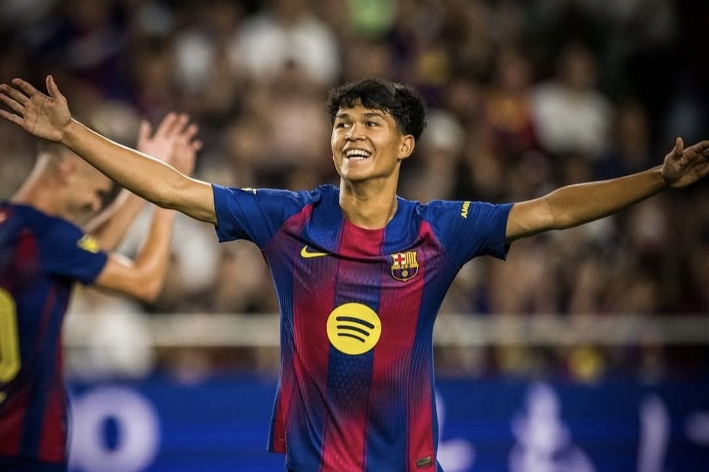Fil-Spanish Dro Fernández earns praises after scoring goal in debut for FC Barcelona | ABS-CBN Sports