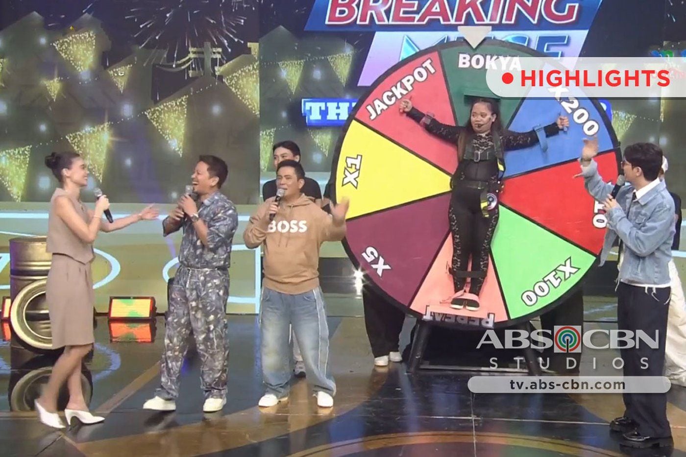 Jhong, hinamon si Anne na gawin ang performance ni Verna | It’s Showtime