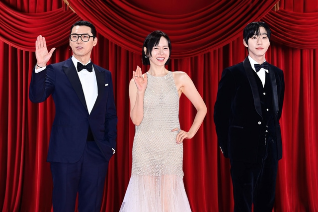 #MetroStyleWatch: The Best Dressed Korean Stars At the Blue Dragon Awards 2025 | ABS-CBN Metro.Style