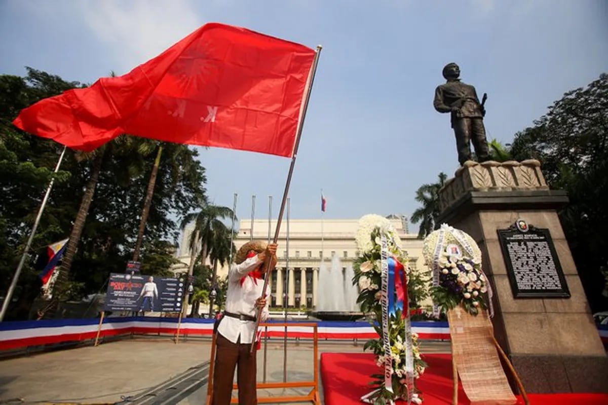 Marcos und Duterte rufen die Filipinos dazu auf, sich an Bonifacio ein ...