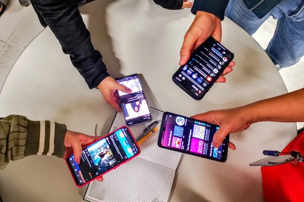 Social media registration to burden ordinary users, curtail speech — rights advocates | ABS-CBN News