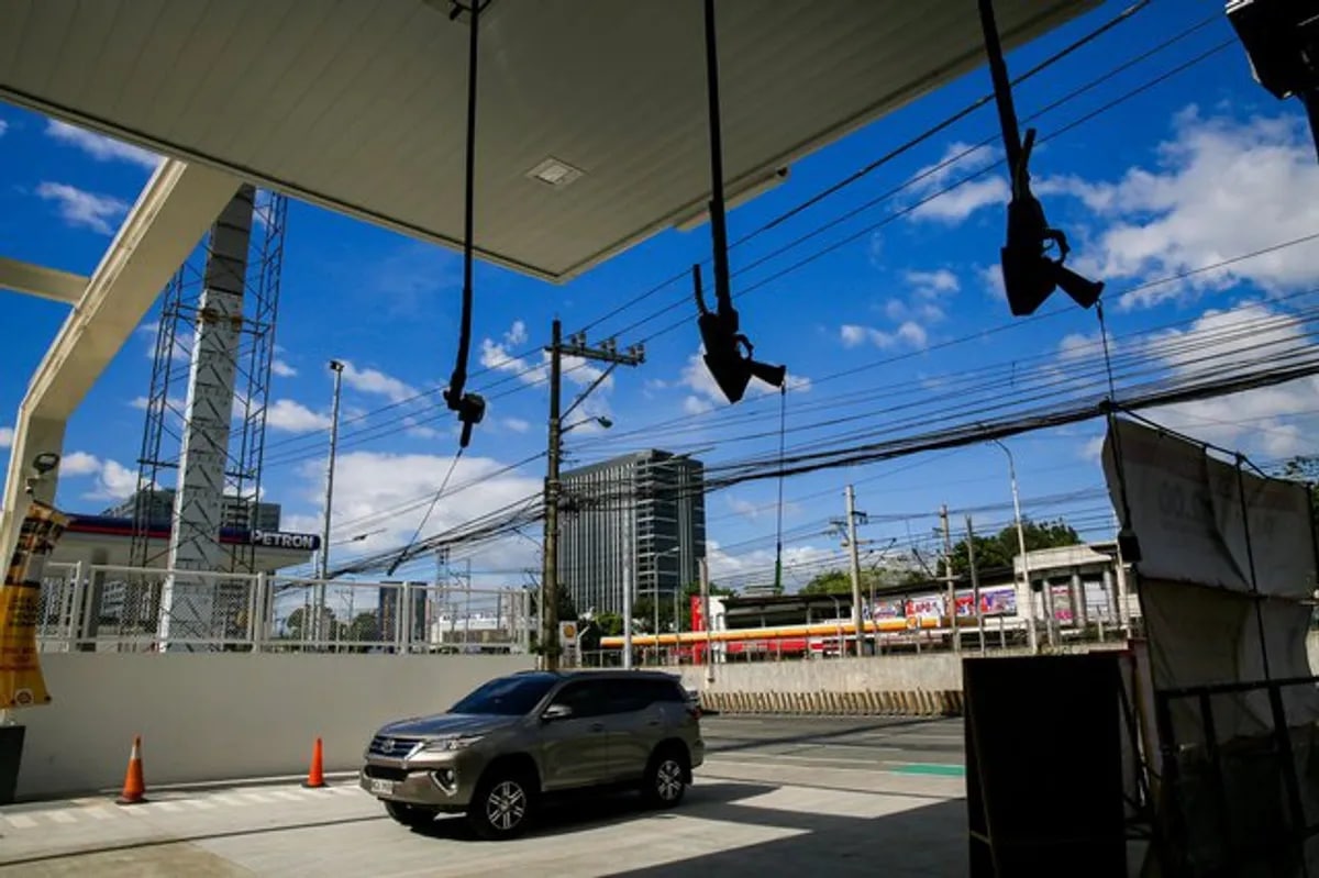 Philippines: House Approves Emergency Powers to Cut Fuel Tax | Marcos Seeks Authority to Lower Oil Prices