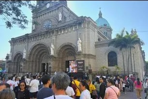 Filipino Catholics at the Manila Cathedral on Good Friday, April 3, 2026. Photo by Allison Co, ABS-CBN News