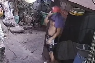 Lalaki, nag-sign of the cross bago mangholdap sa Cainta