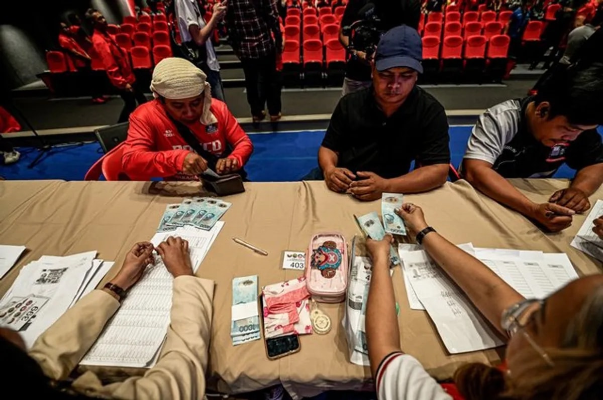 1.5 million PUV drivers get P5,000 cash aid; DSWD ready for digital ...