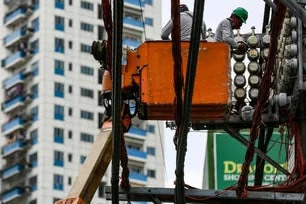Line men from an electrical contractor check electric meters at the Divisoria area in Manila on September 12, 2022.  The National Grid Corporation of the Philippines advised of possible power interruptions in Luzon on Monday  due to “forced outage” of 7 power plants and “derated capacities” of 3 more plants, which depleted the Luzon grid by 3,627 megawatts. 

 Jonathan Cellona, ABS-CBN News