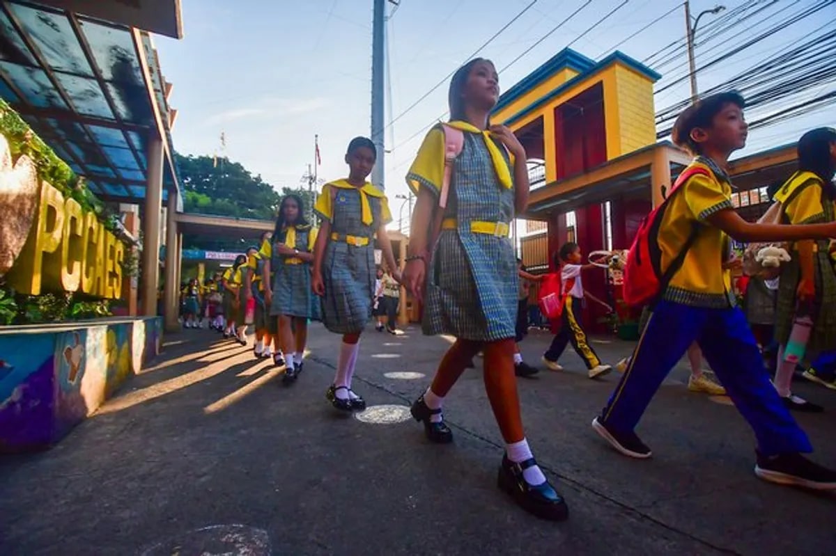 PH classes reopen as 3-term school calendar begins