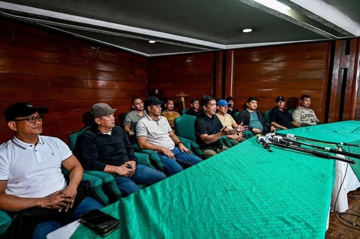 18 'ex-bagmen', Baligod face more criminal complaints