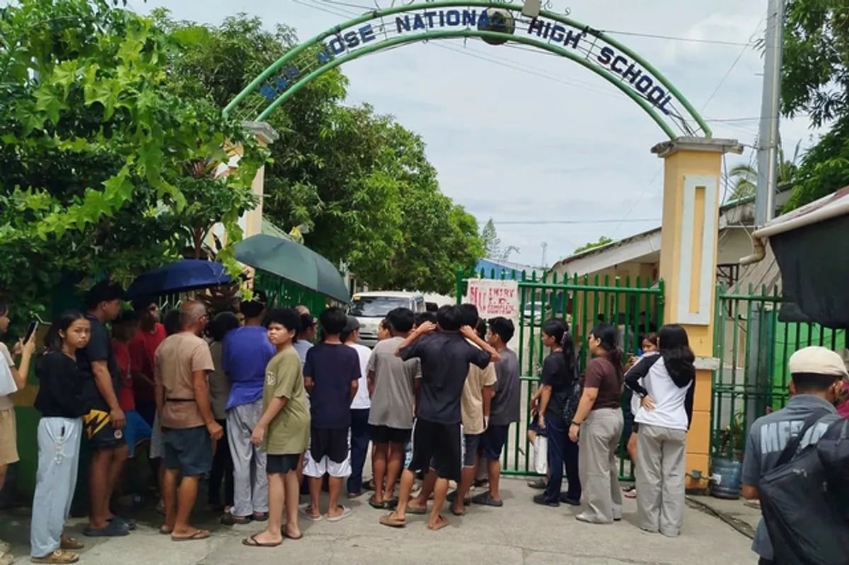 Parents, students struggle with trauma of Tacloban school shooting