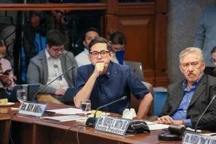 Senator Bam Aquino interpellates as the Senate Blue Ribbon Committee continues its probe into flood control projects on Thursday, September 18, 2025. Jonathan Cellona, ABS-CBN News/File