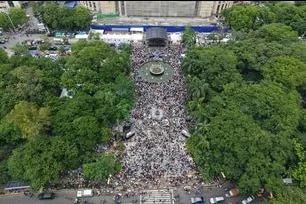 Members of Iglesia ni Cristo fill Liwasang Bonifacio in Manila as they continue their demonstration for a third straight day in support of one of their own, Senator Rodante Marcoleta, who could face plunder charges over undeclared campaign donations. | via Michael Delizo, ABS-CBN News