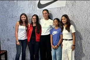 Alex Eala meets aspiring tennis players at the 'Play Mind Games' exclusive meet and greet at Nike Fort on Monday. Rom Anzures, ABS-CBN News