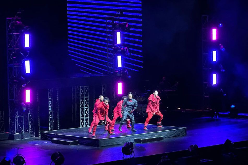 Janet Jackson performs in her ‘Together Again’ concert at the Araneta Coliseum. Photo from the Facebook page of Araneta Coliseum