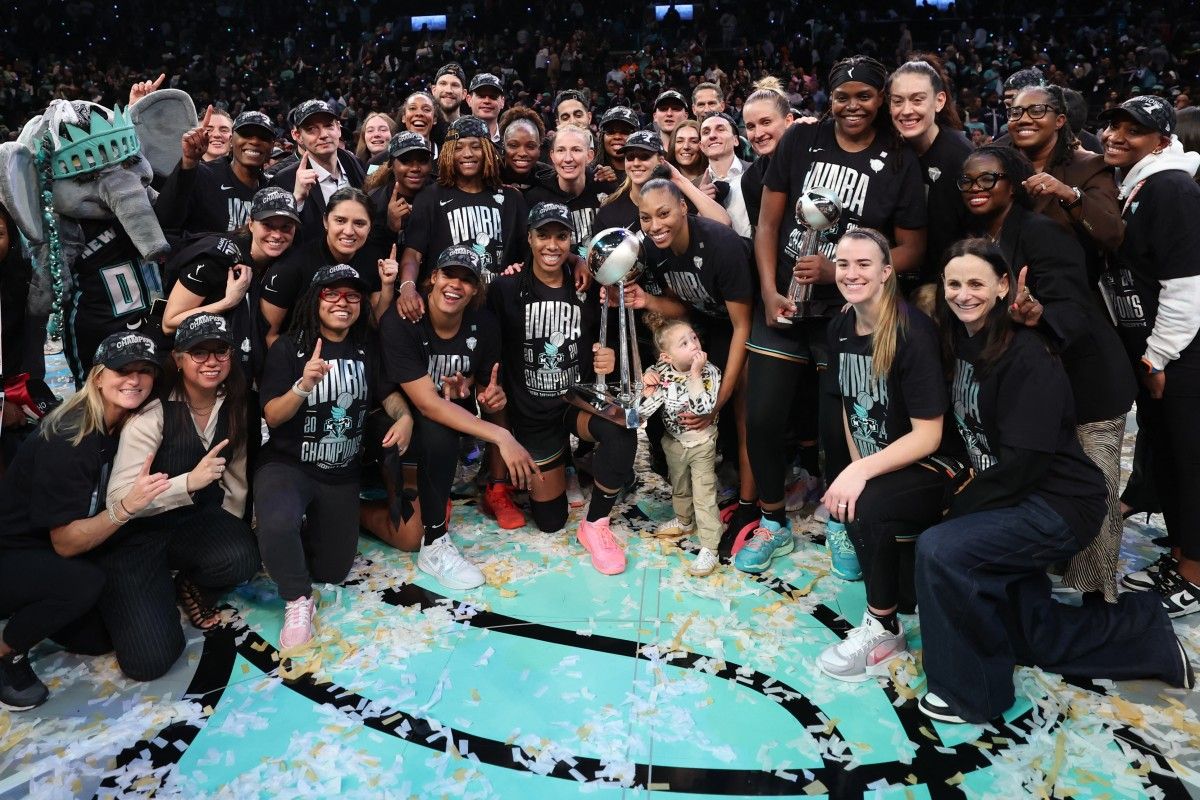 Heroes': WNBA champions Liberty feted with NY parade | ABS-CBN Sports