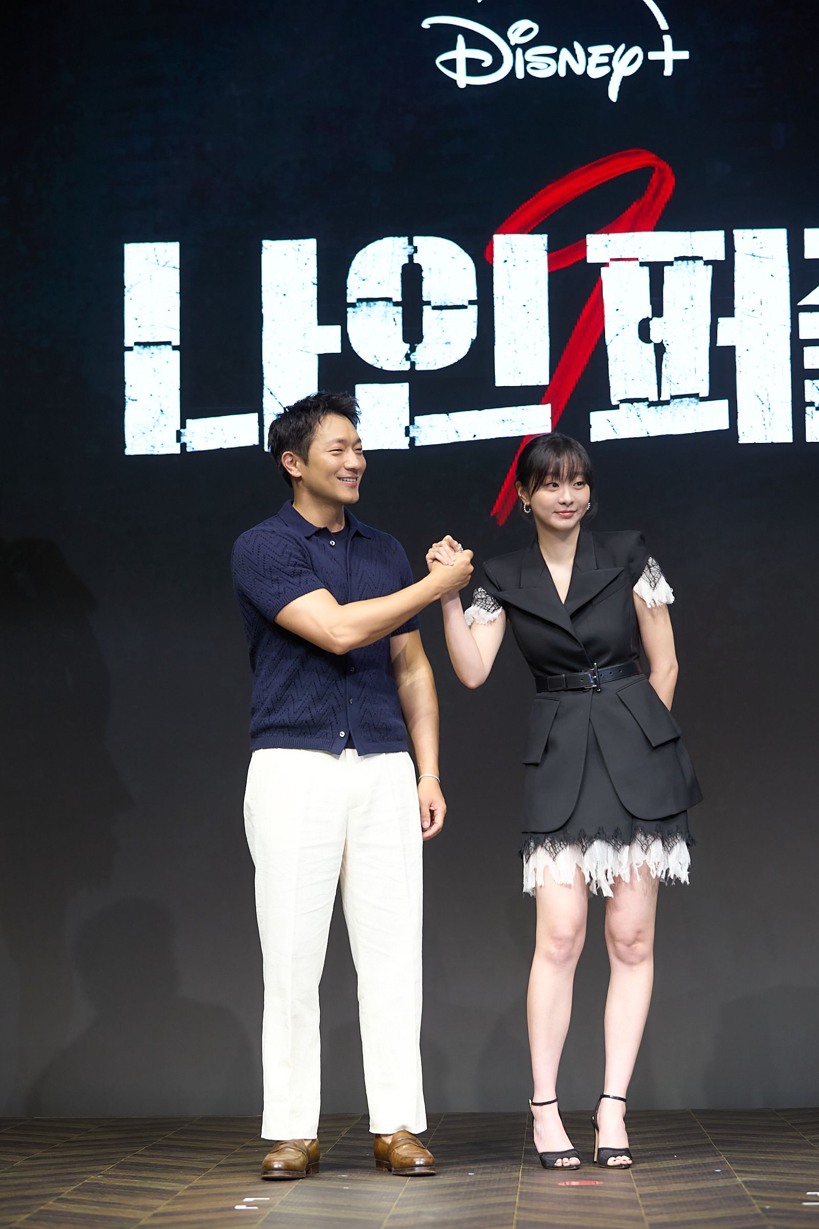 crash landing on you swarovski - Branson Resorts \u0026 Condos for Rent on  Indian Point Missouri - Hunters Friend Resort, image size:1600x2400