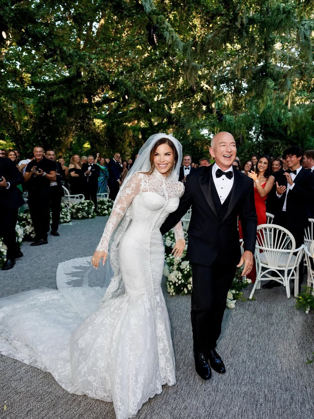 Here's the Inspiration Behind Lauren Sanchez's Classic and Magical Dolce \u0026  Gabbana Wedding Gown | ABS-CBN Metro.Style, image size:1080x1440