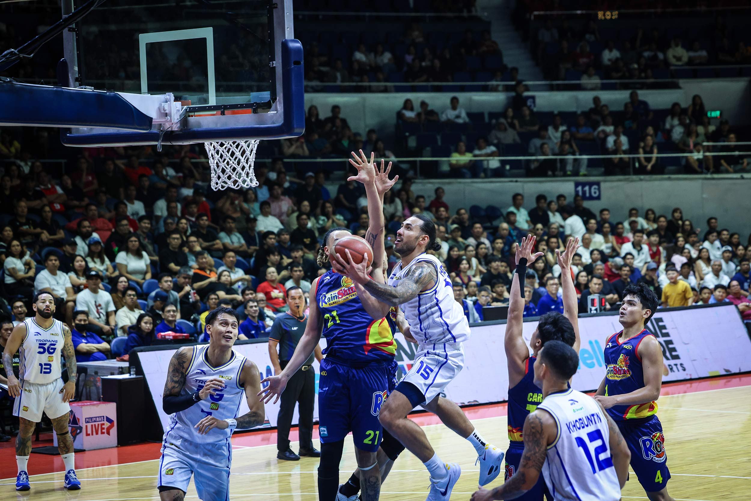 TNT Tropang 5G’s Jordan Heading against the Rain or Shine ElastoPainters in Game 6 of the PBA Season 49 Philippine Cup Semifinals. Photo from PBA Images.