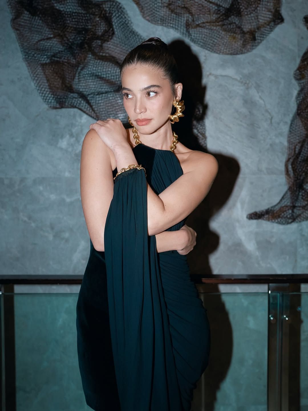 Anne Curtis Reveals That She Styled Her Own On-Screen Outfits In 'It's Okay  To Not Be Okay' | ABS-CBN Metro.Style