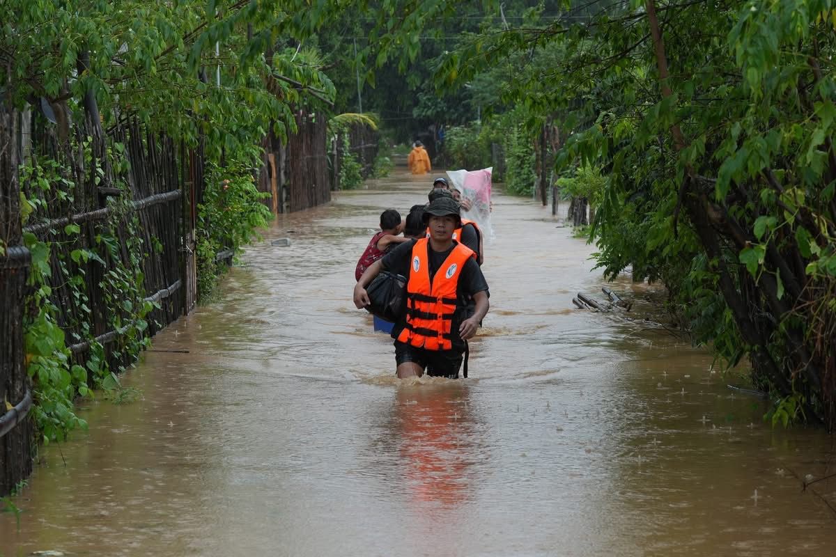 Rescue operations are underway in Sitio Lagundian, Barangay Balansay, Mamburao, Occidental Mindoro. Handout/PIO Occidental Mindoro