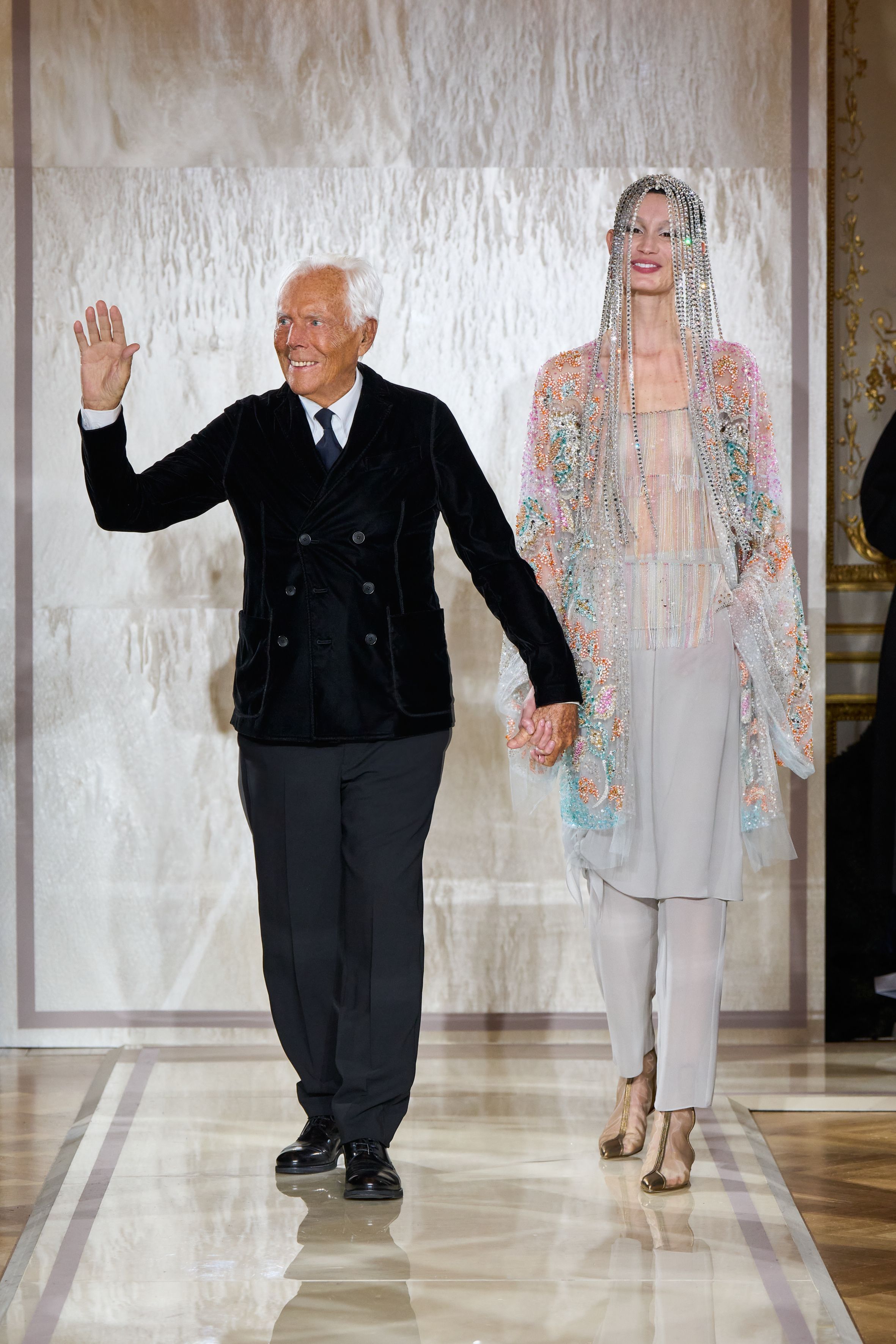 Thousands pay respects to Italian designer Giorgio Armani | ABS
