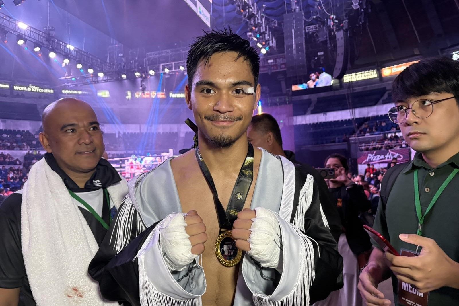 Boxing: Eman Bacosa stays undefeated with unanimous decision win over Nico Salado | ABS-CBN Sports