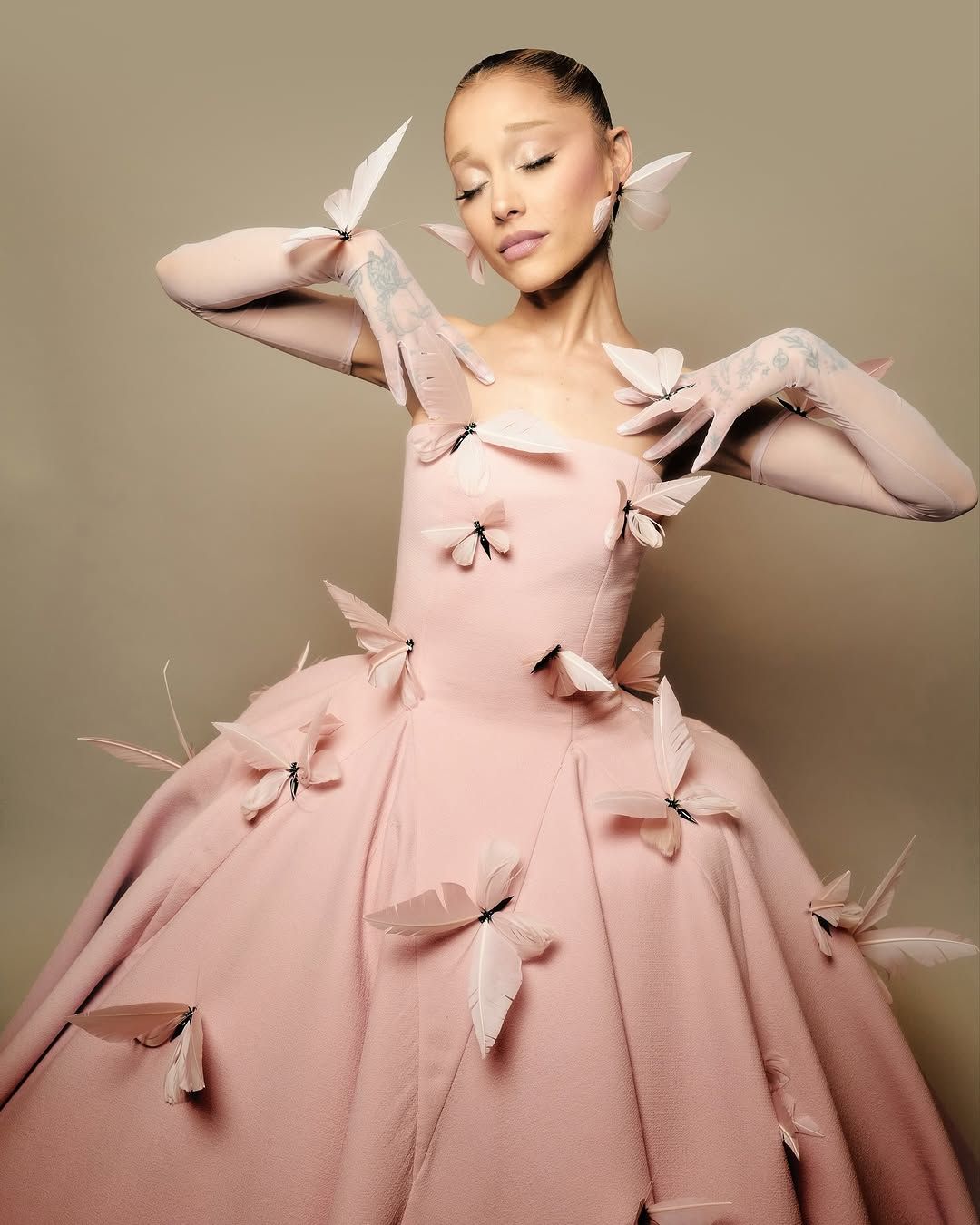 All Of Ariana Grande's And Cynthia Erivo's Captivating Premiere Looks For  'Wicked: For Good' | ABS-CBN Metro.Style