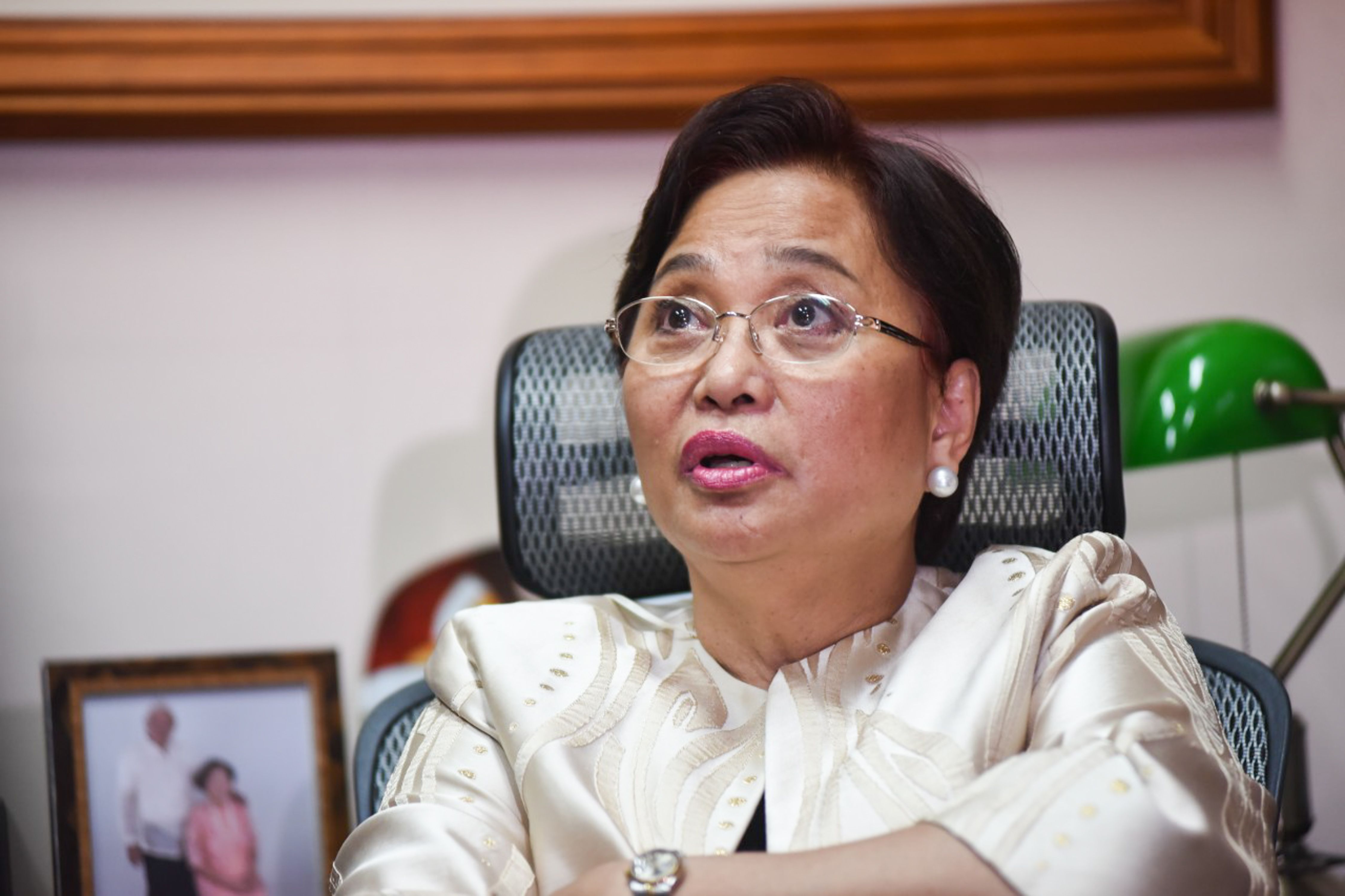 Kaso ni Rowena Guanzon sa 2 mall goers di tatayo - NUPL | ABS-CBN News