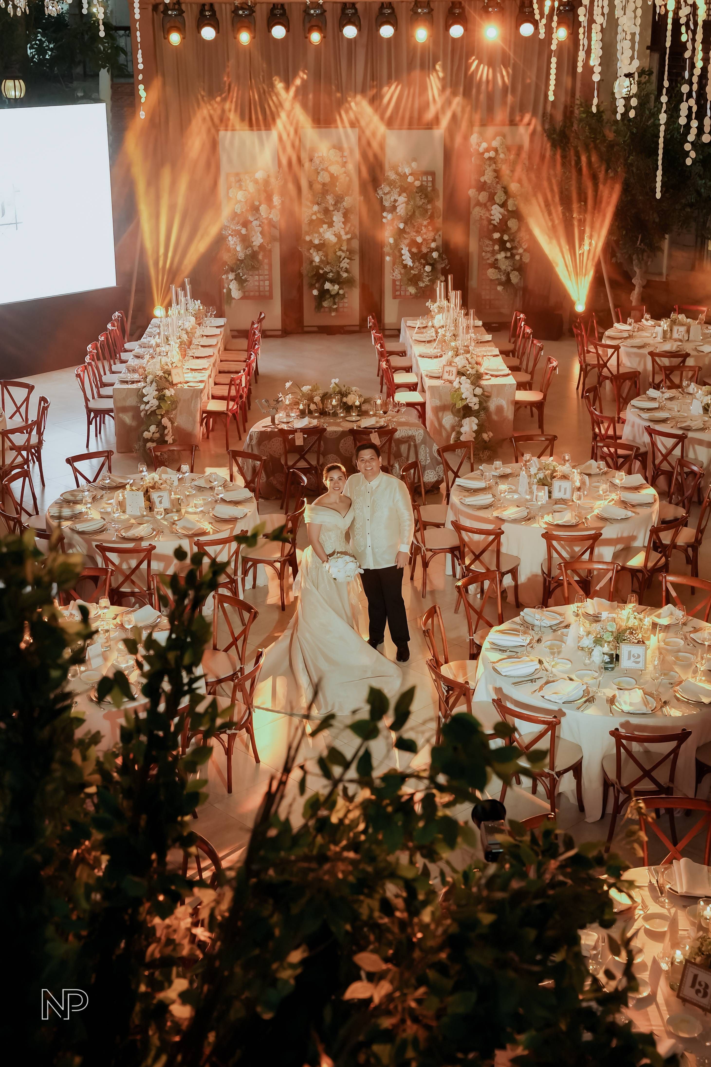 Scenes From Ronnie Alonte and Loisa Andalio's Surprise Wedding | ABS-CBN  Metro.Style, image size:2921x4381